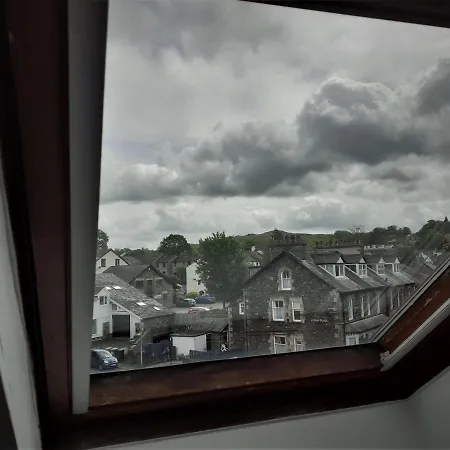 Brook House ― Free On-site Car Park