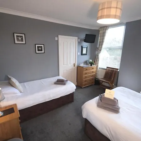 Brook House ― Free On-site Car Park B&B