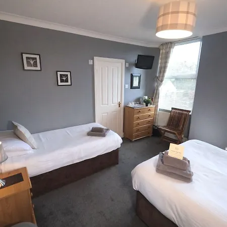 Brook House ― Free On-site Car Park B&B