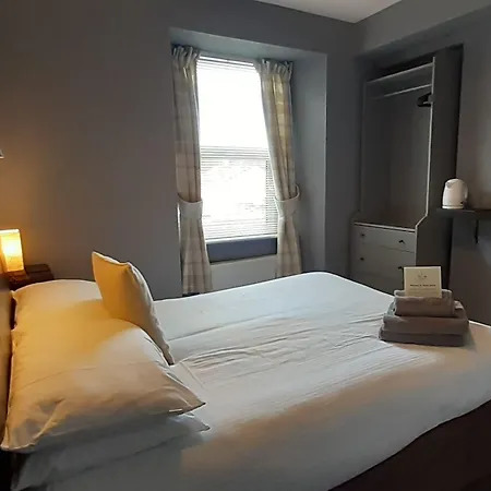 Nocleg ze śniadaniem Brook House ― Free On-site Car Park 3*