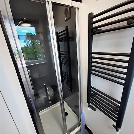 Brook House ― Free On-site Car Park Nocleg ze śniadaniem 3*