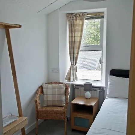 Bed & Breakfast Brook House ― Free On-site Car Park