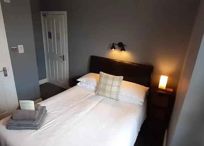 Brook House ― Free On-site Car Park فندق مبيت وإفطار 3*