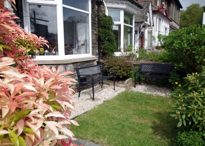 Brook House ― Free On-site Car Park Bed & Breakfast 3*