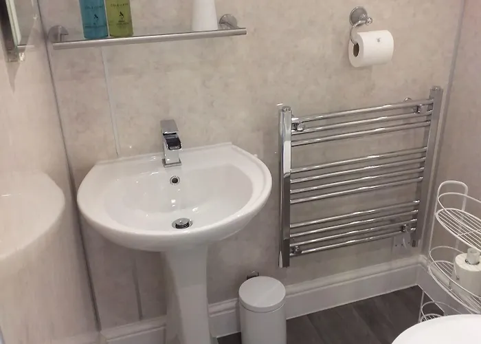 Brook House ― Free On-site Car Park فندق مبيت وإفطار 3*