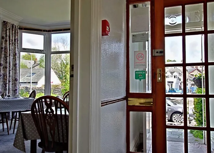 Brook House ― Free On-site Car Park Bed & Breakfast 3*