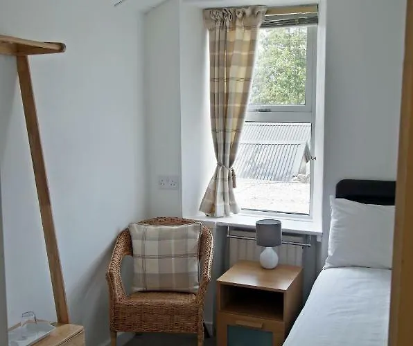 Bed & Breakfast Brook House ― Free On-site Car Park