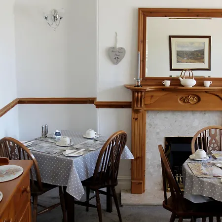 Brook House ― Free On-site Car Park Bed and breakfast 3*