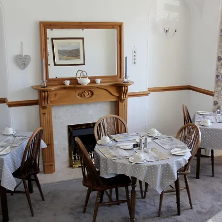 Brook House ― Free On-site Car Park