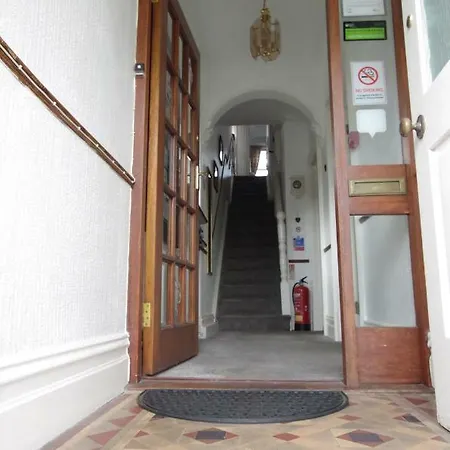 Brook House ― Free On-site Car Park Bed and breakfast 3*